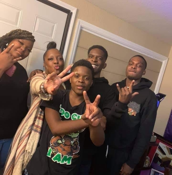 Profile Picture of Monique Greer (@moniquegreer) on Poshmark