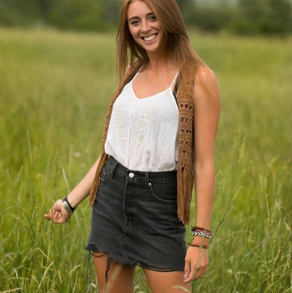 Mackenzie Grossenbacher - Poshmark Profile Picture of Mackenzie Grossenbacher (@mackenzieg97) on Poshmark