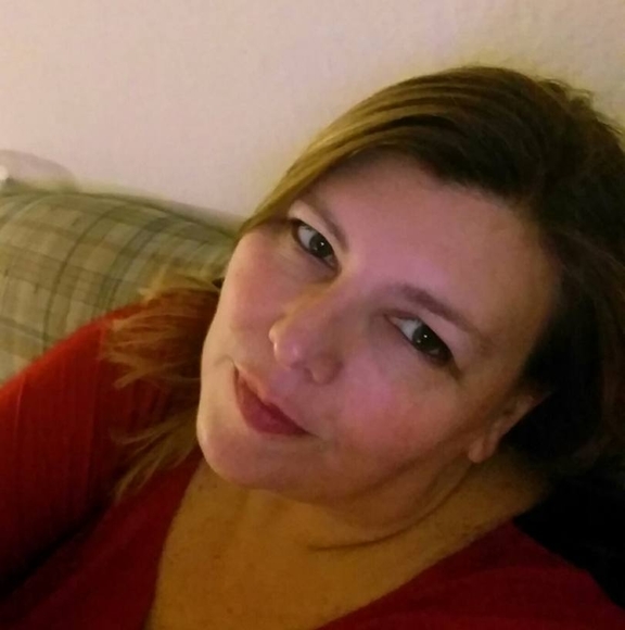 Profile Picture of Donna Mack-salazar (@donniejm18) on Poshmark