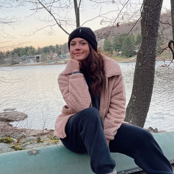 Profile Picture of Morgan Osterberg (@mjo1218) on Poshmark