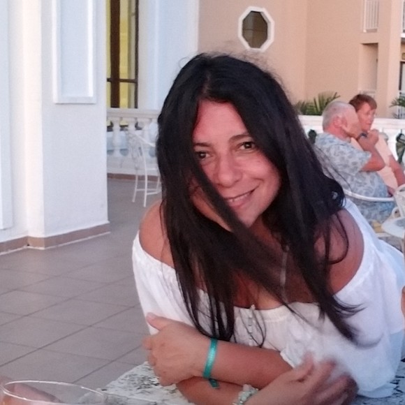 Profile Picture of Carmenza Bedoya (@carbedoya10) on Poshmark