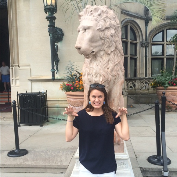 Julianna Day - Poshmark Profile Picture of Julianna Day (@cheerio802) on Poshmark