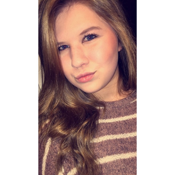 Profile Picture of Abby Calhoun (@abbigail0921) on Poshmark