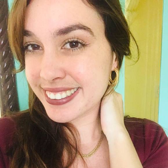Profile Picture of Beatriz Cuellar (@bttcuellar) on Poshmark