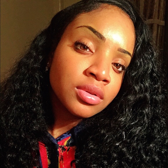 Profile Picture of Ava Martin (@avamartin176) on Poshmark