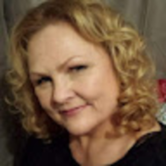 Profile Picture of Jacquelynn Petrie (@jake7884) on Poshmark