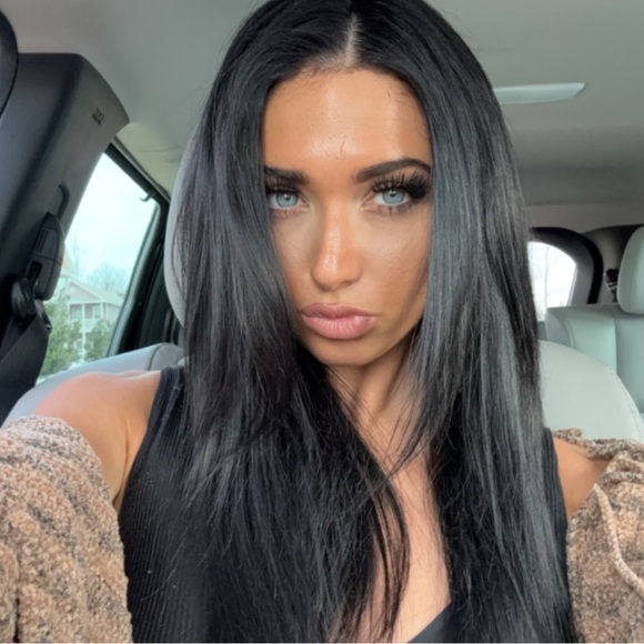 Profile Picture of Peyton Mcdaniel (@peytonnmcdaniel) on Poshmark