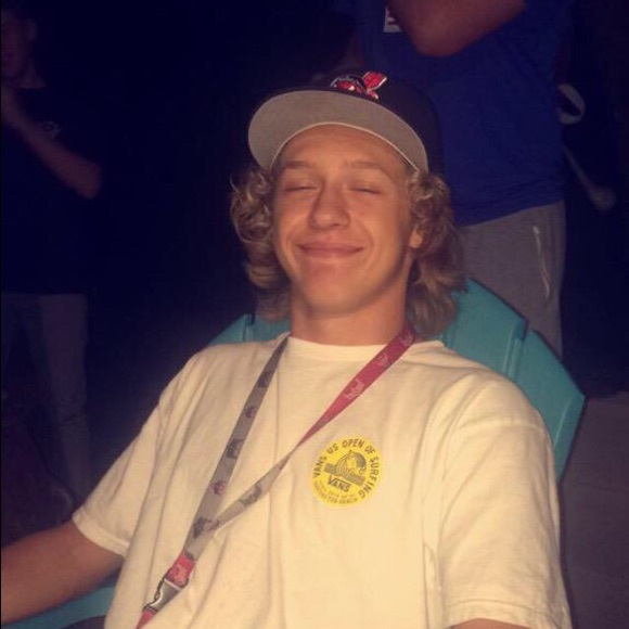 Profile Picture of Colin Stredney (@stredzyy) on Poshmark