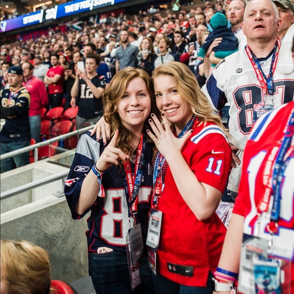 Profile Picture of Amelia Ragon (@amelia_ragon) on Poshmark