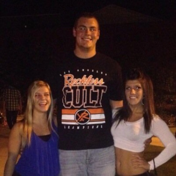 Profile Picture of Jon Heuker (@jonheuker) on Poshmark