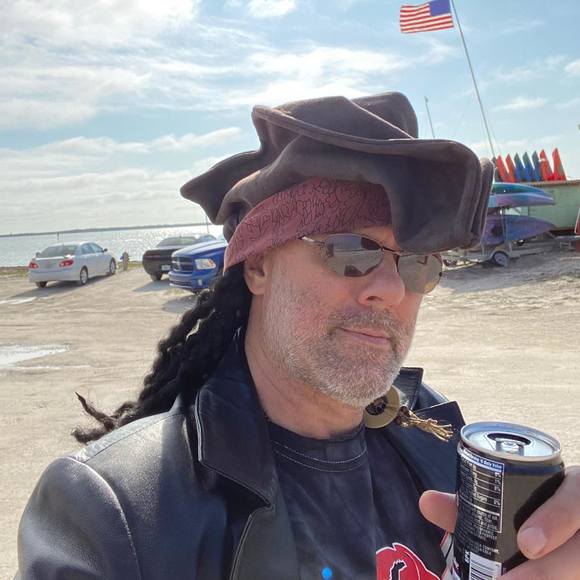 Profile Picture of Sean Loucas (@seanloucas) on Poshmark