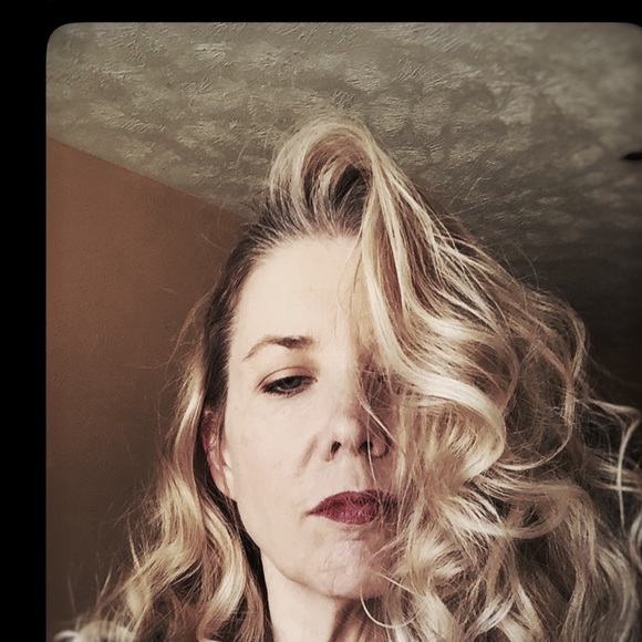 Profile Picture of Shelly Salinas (@sssalinas) on Poshmark