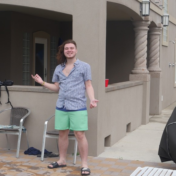 Profile Picture of Aaron Weiss (@aaweiss) on Poshmark