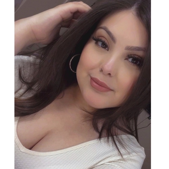 Profile Picture of Cindy Rodriguez (@rcindy81) on Poshmark