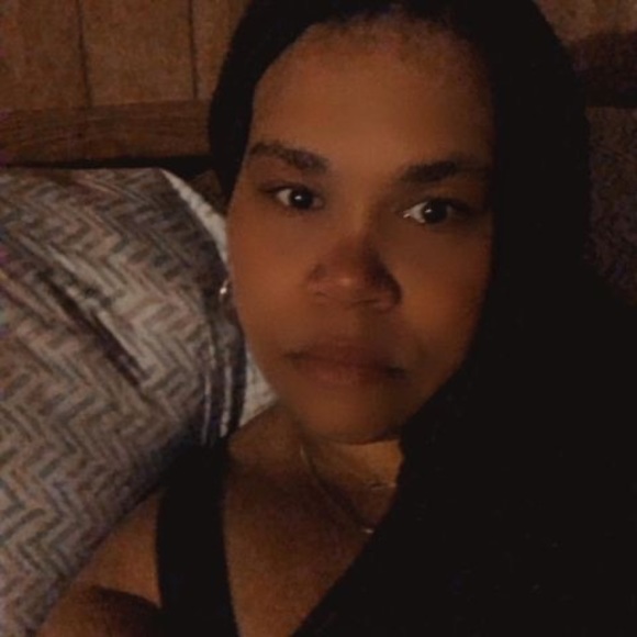 Profile Picture of Shirley Alexander (@grayshirley1) on Poshmark