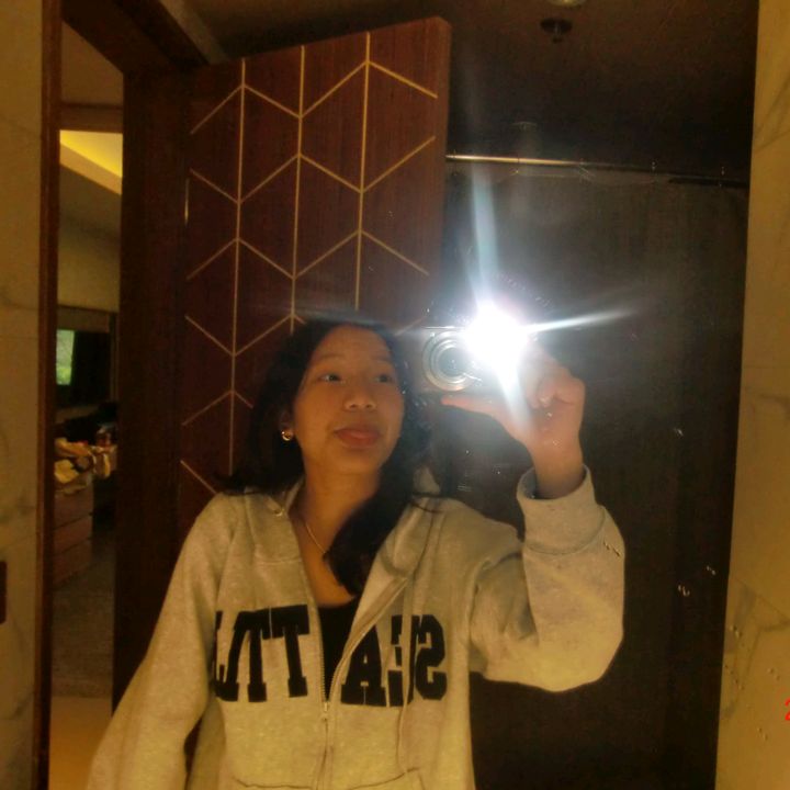 Profile Picture of alessii (@alessisison) on Tiktok