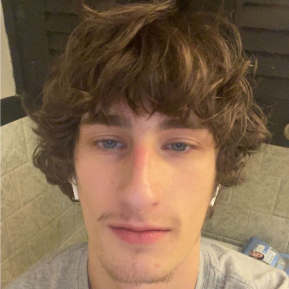 Profile Picture of Evan Finn (@evan_finn) on Poshmark