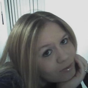 Profile Picture of Amanda Kos (@distantlygone) on Myspace