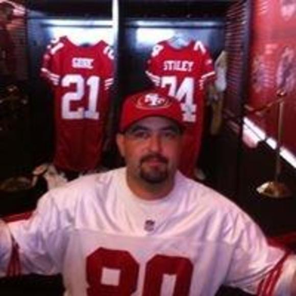 Profile Picture of Ryan Keys (@rck211) on Poshmark