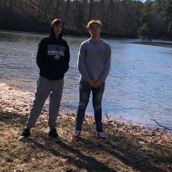 Profile Picture of Joshua Neave (@jtneave) on Poshmark