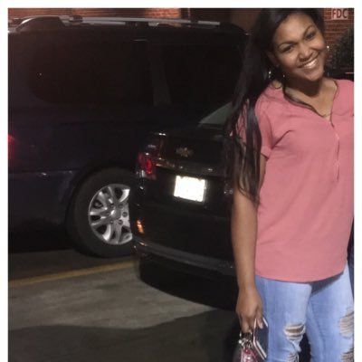 Profile Picture of Florence Moore (@simply__moeee) on Twitter