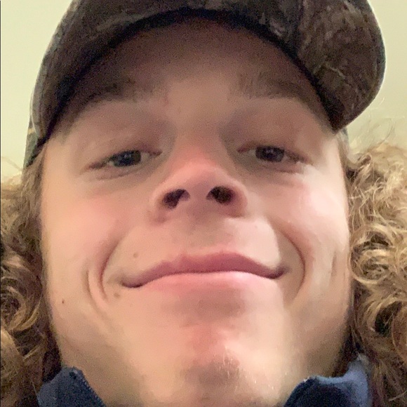 Profile Picture of Cooper Guillaume (@cooperguilla458) on Poshmark