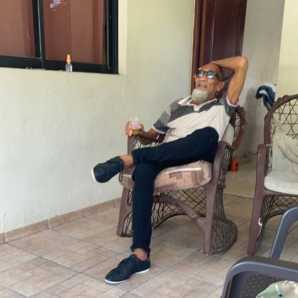 Profile Picture of Tania Crooke (@lanegra41) on Poshmark