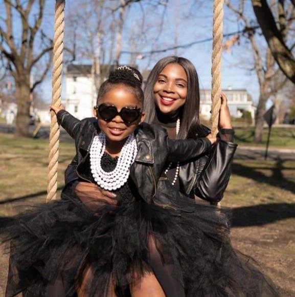 Profile Picture of Takeisha Jones (@cherokee206) on Poshmark