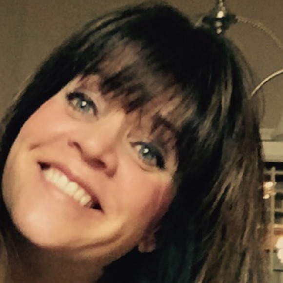 Profile Picture of Robin Chaney (@chaney51) on Poshmark