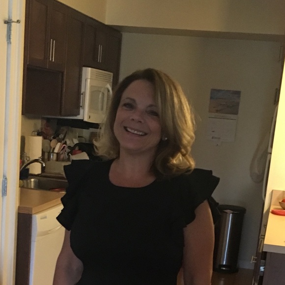 Profile Picture of Jacqueline Whorf (@jacquelinewhorf) on Poshmark