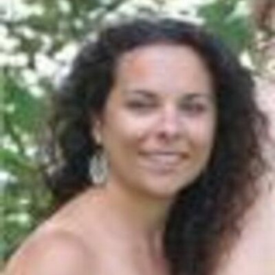 Profile Picture of Staci Matthews (@yogamoilhstawil) on Twitter