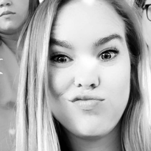 Profile Picture of Chayne Bauer (@chayne_bauer) on Poshmark