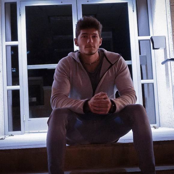 Profile Picture of Trever Ludick (@treverludick) on Poshmark