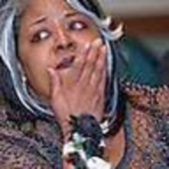 Profile Picture of Denise James (@dxjames49) on Poshmark