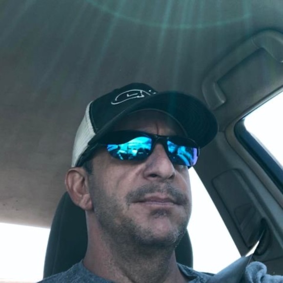 Profile Picture of Rudy Flores (@rudyflores415) on Poshmark