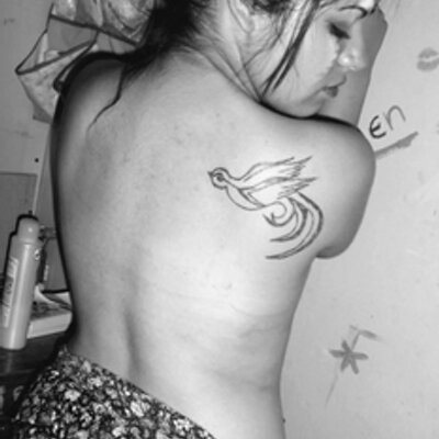 Profile Picture of Claudia Iturra (@ClauWayne_) on Twitter