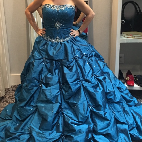 Profile Picture of Francine Graphia (@brtennismom) on Poshmark