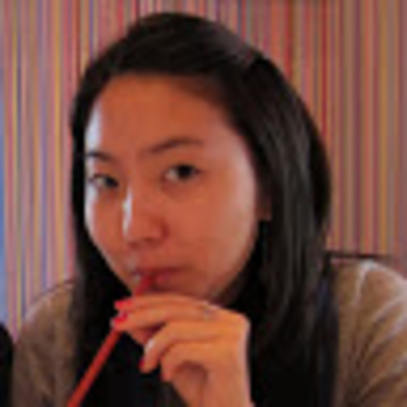 Profile Picture of Lisa Lin (@snipbits123) on Poshmark