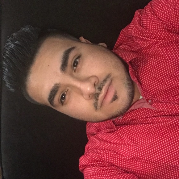 Profile Picture of Alfredo Amaro (@alfredoamaro96) on Poshmark