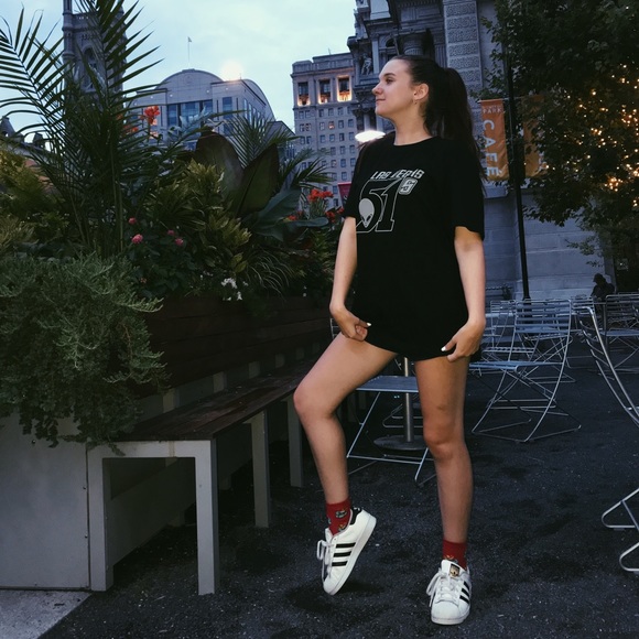 Profile Picture of Casey Mclaughlin (@caseymcl) on Poshmark