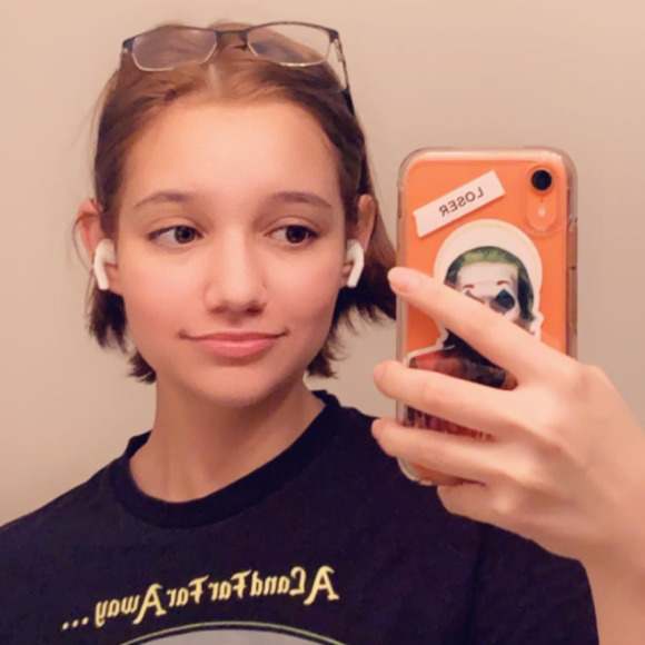 Profile Picture of Lily Ruiz (@thalia037) on Poshmark