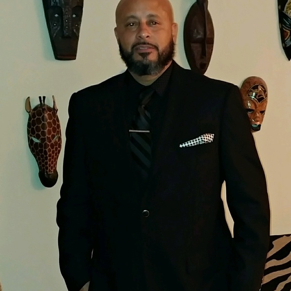 Profile Picture of Luis Galindez (@poppa5592) on Poshmark