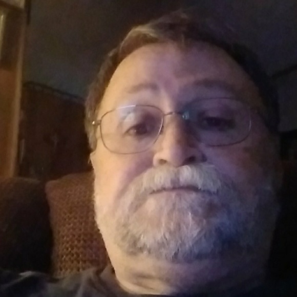 Profile Picture of Gary Cox (@garycox402) on Poshmark