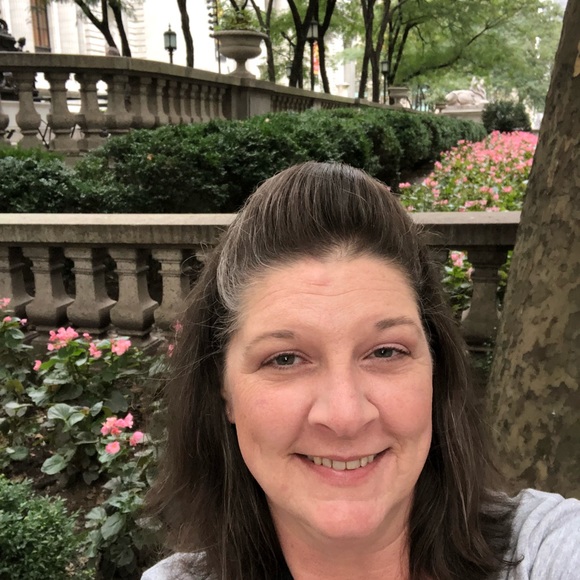 Profile Picture of Janey Saltzer (@janeysaltzer) on Poshmark