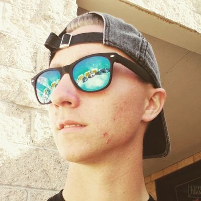 Profile Picture of Michael Wegler (@mikeywalled) on Twitter