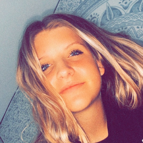 Profile Picture of Taybor Wiedeman (@taybowiede) on Poshmark