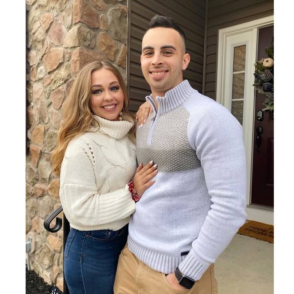 Profile Picture of Cassandra Barrett (@iluvladybugs97) on Poshmark