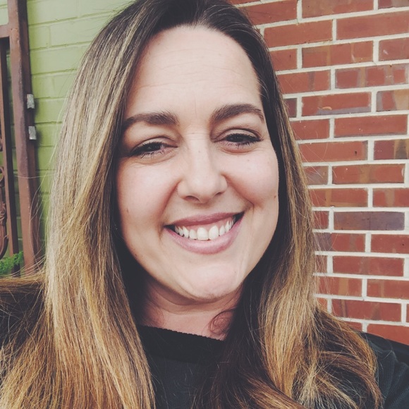 Profile Picture of Kiersten Lee (@kiersten31792) on Poshmark