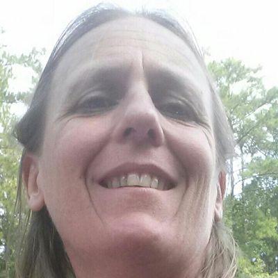 Profile Picture of Cindy Schnell (@schnell1965) on Twitter