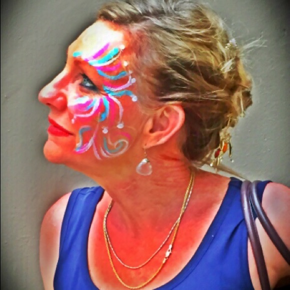 Profile Picture of Shelba Kirayoglu (@mimishel) on Poshmark